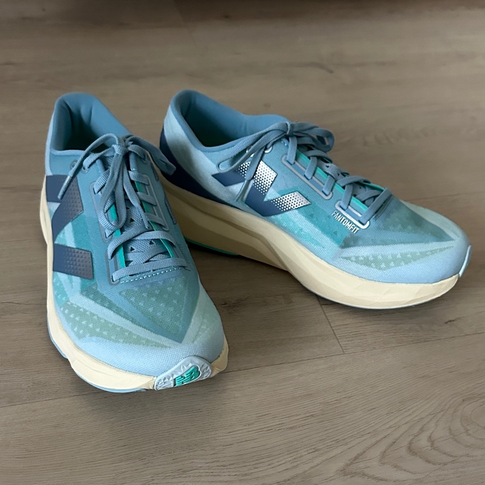 New Balance FuelCell Rebel V4 Women's Quarry Blue 10 D Wide NWOT